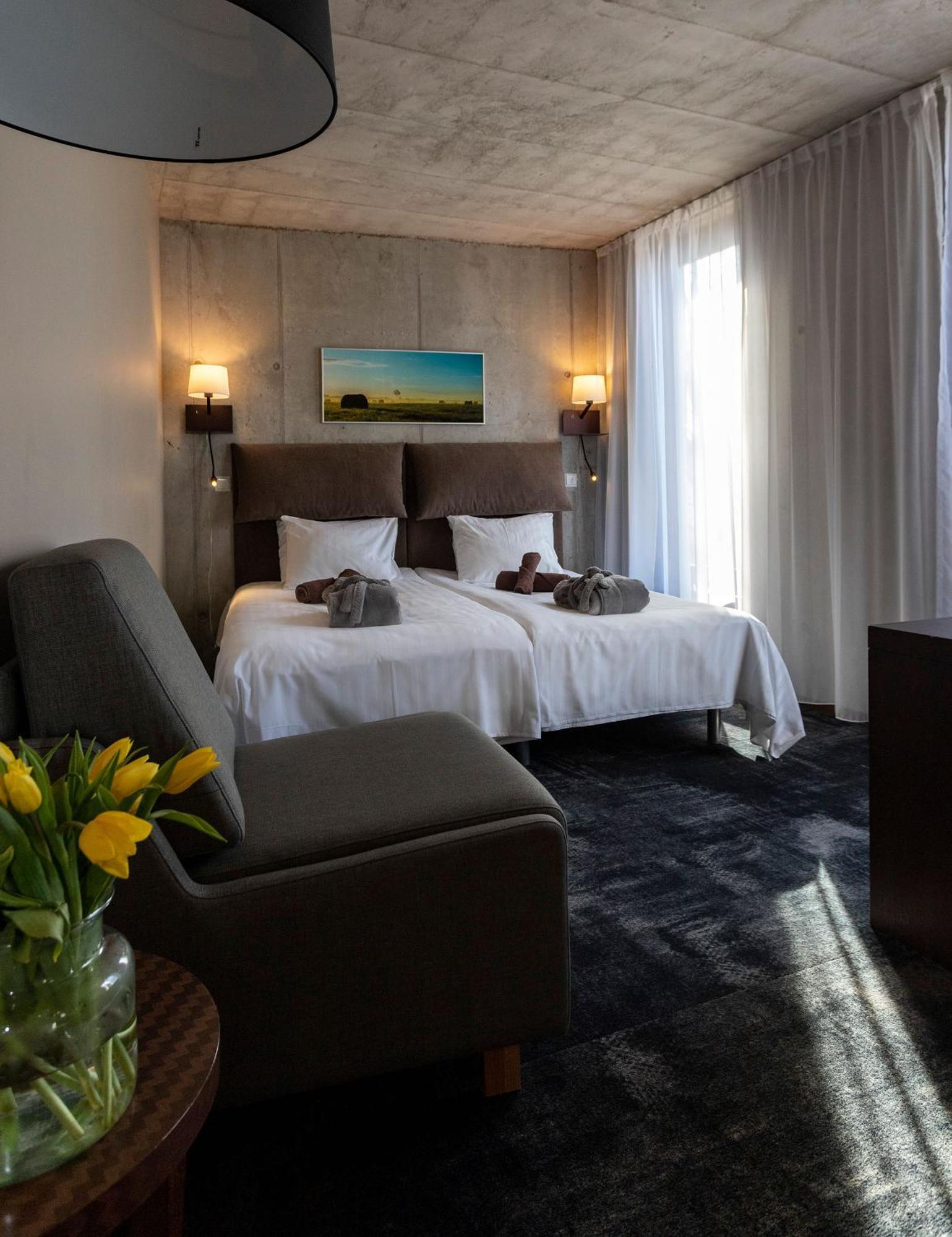 Johan Design & Spa Hotel Kuressaare Exterior photo