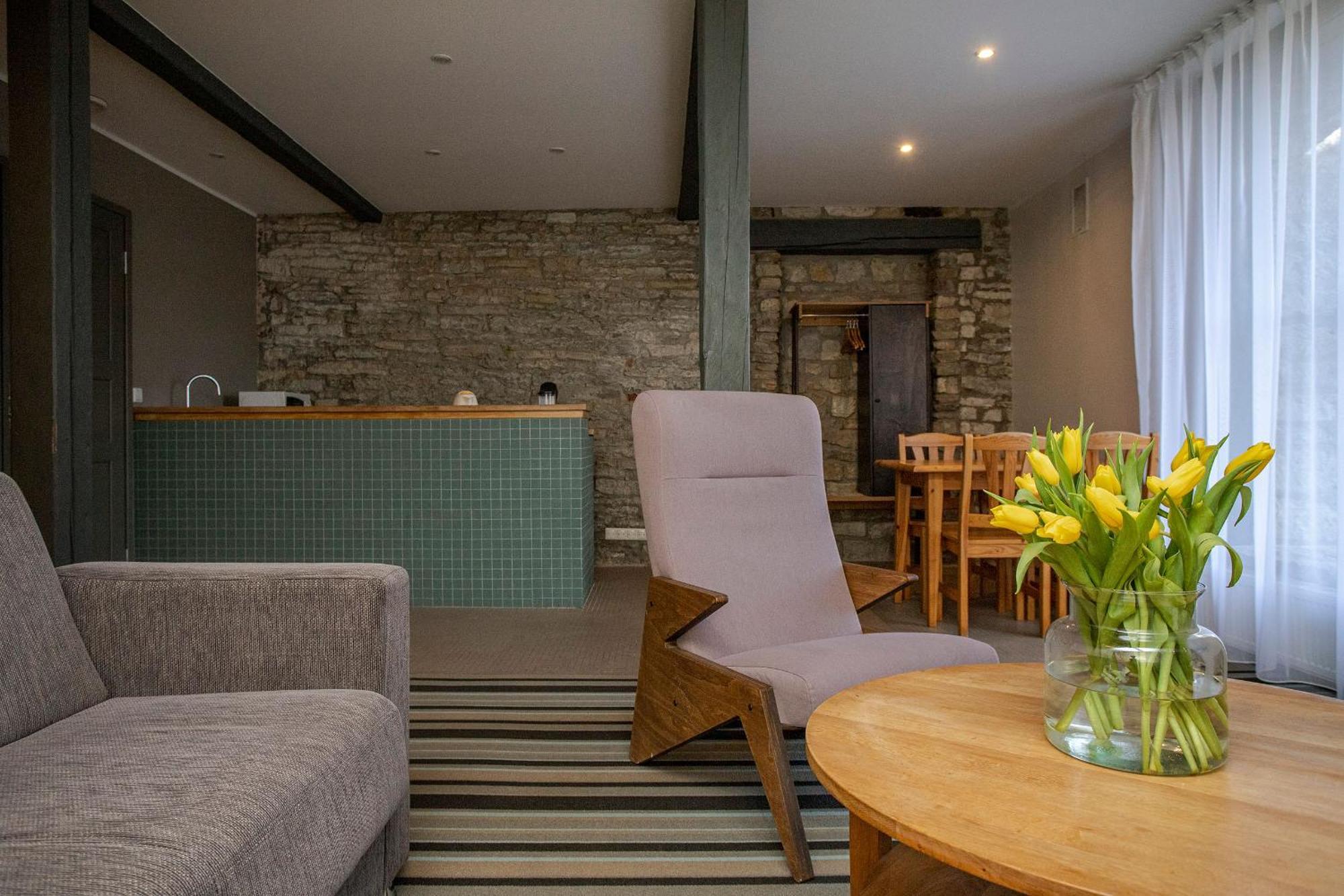 Johan Design & Spa Hotel Kuressaare Room photo